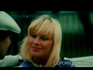Attractive Blondie Got Her Pussy Eaten In Vintage dirty clip